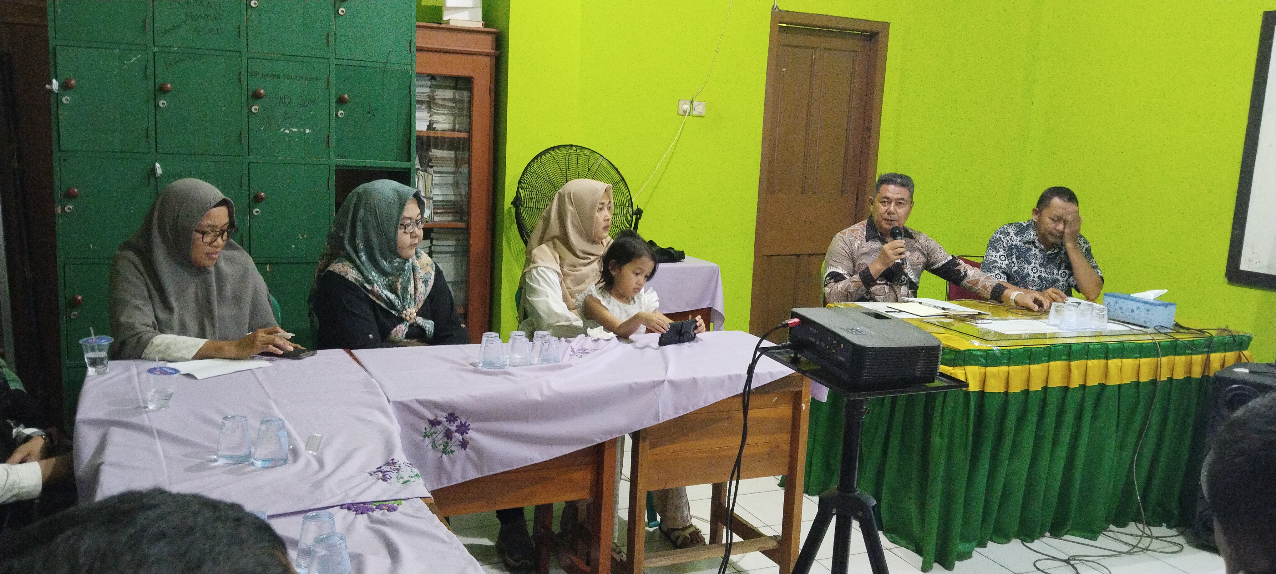 Kepala MTsN 1 Bandar Lampung Pimpin Rapat Persiapan Keberangkatan Lomba Paskibra Road to Final Tour Jakarta
