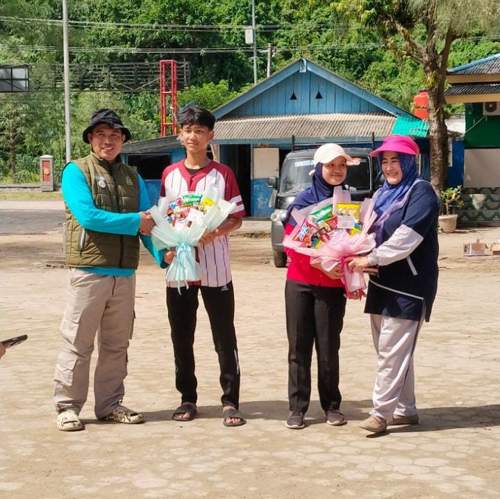 MTsN 1 Bandar Lampung Sukses Laksanakan Kegiatan Manca Krida (Outbond) Kelas Unggul di Pantai Klara