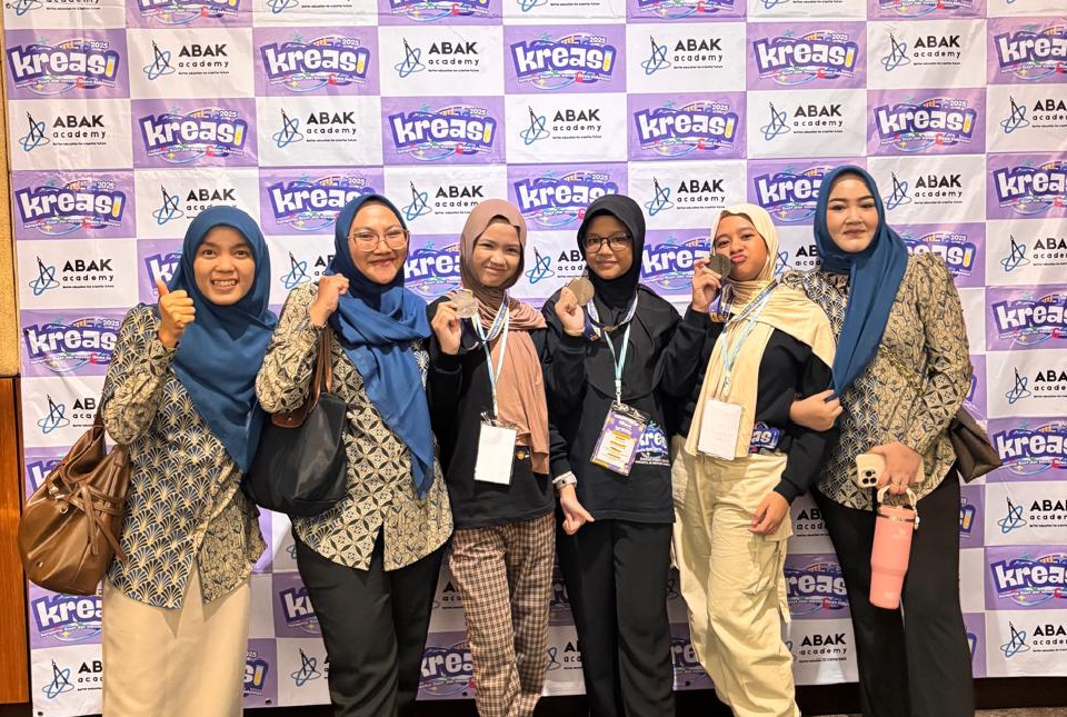 Siswi MTsN 1 Bandar Lampung Sapu Prestasi di Ajang KREASI 2025 Tingkat Nasional